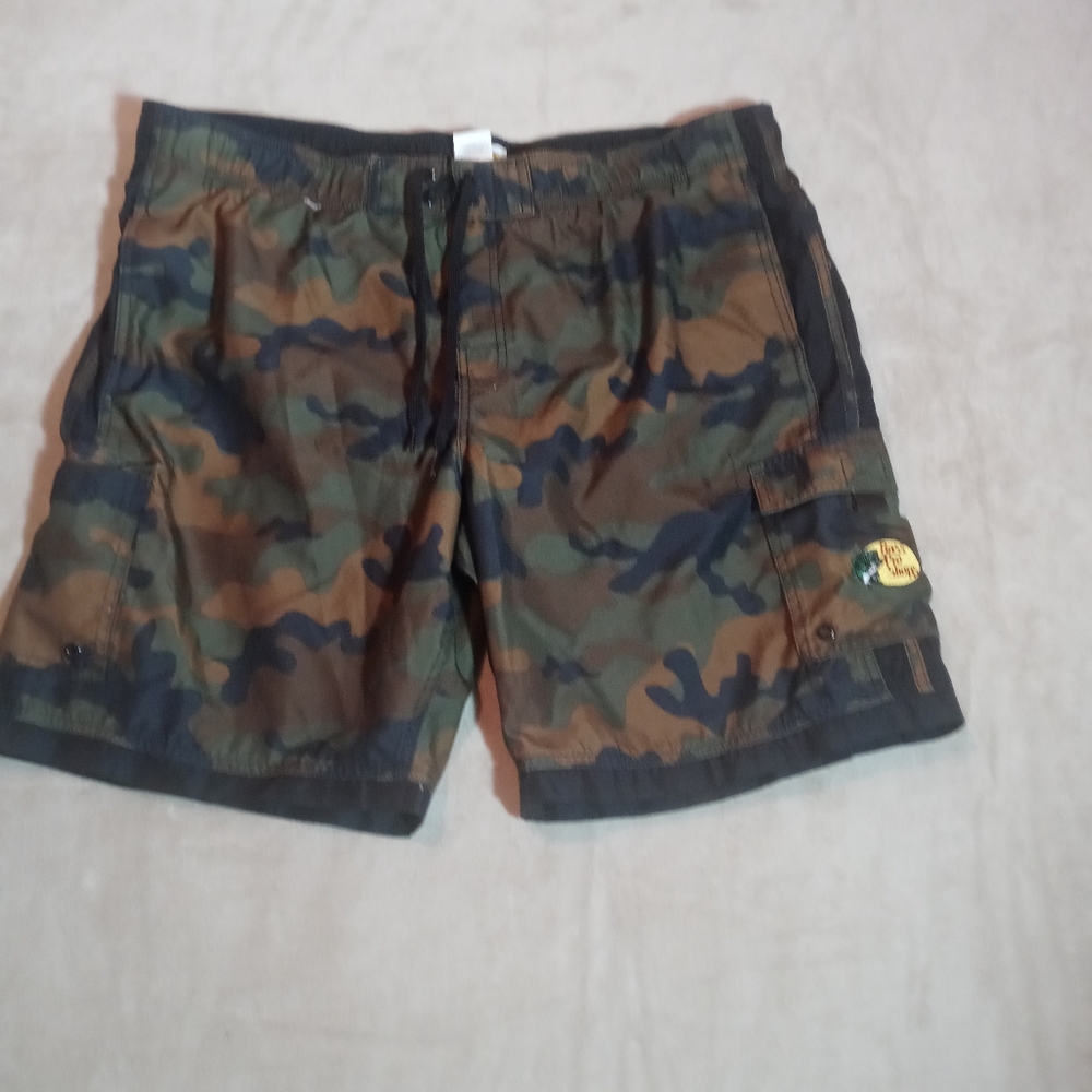 Bass Pro Shop Green and Brown Camouflage Cargo Shorts
